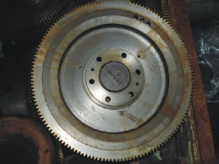 Setrvačník s věncem T813